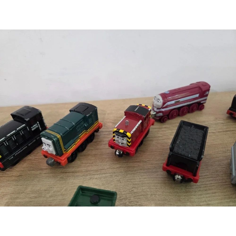 Large Lot of 33 Thomas The Tank Engine Friends Diecast Metal Trains